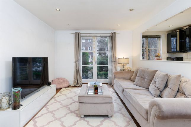 Thumbnail Flat for sale in Brompton Park Crescent, Fulham, London