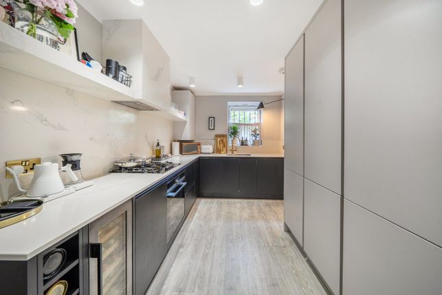 Flat 4, 5a,, Rotherfield Street, London photo 2