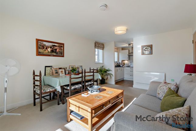 14 Queen Elizabeth Place, Orchard Lane, Alton photo 3