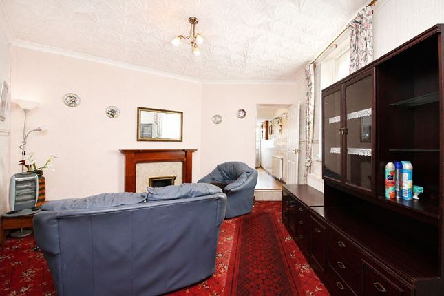 14, Cribbyn Ddu Street, Pontypridd photo 4