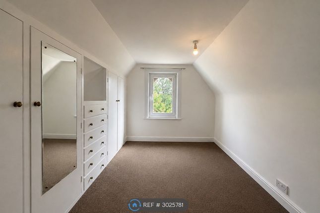 B Chigwell Road, Woodford Green photo 5
