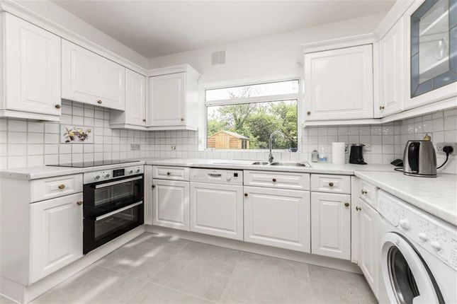 8, Sneyd Road, London photo 3