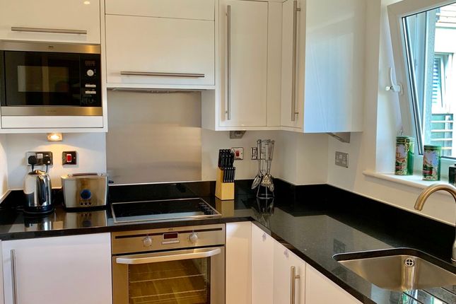 Flat to rent in Coleman Fields, London