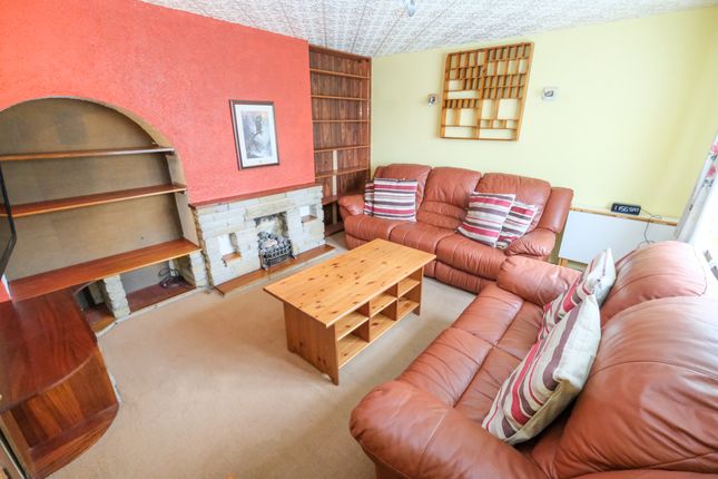 55, Petten Grove, Orpington photo 2