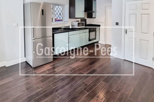 Kitchen/Living Room Area