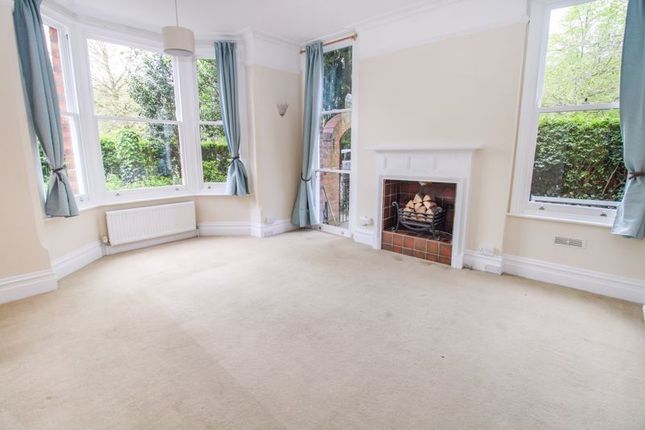 Flat to rent in The Embankment, Bedford