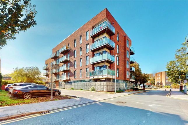 2-bed flat on Flat 108, 4, Brunel House, Chancellor Way, Dagenham, £250,000