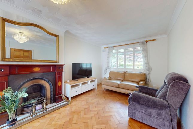 32, Heol Llanishen Fach, Cardiff photo 2