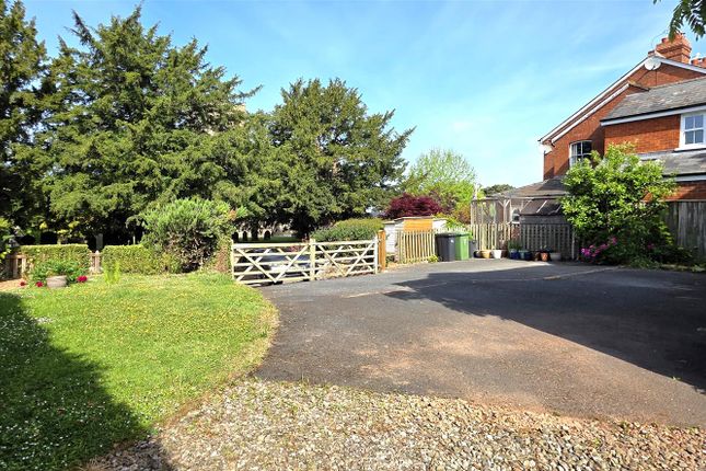 Front Gardens.Jpg