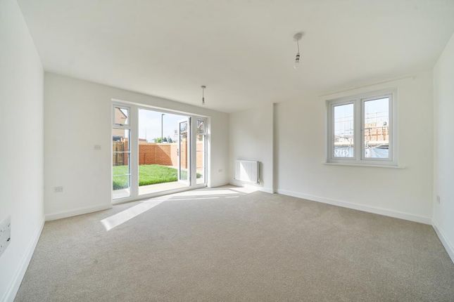1 Beadles Place, Abbey Fields, Abingdon photo 2