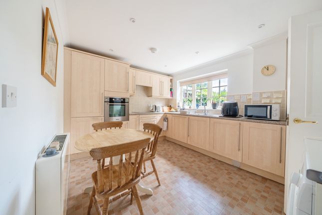 2 Gatchell Court Gatchell Oaks, Taunton photo 4