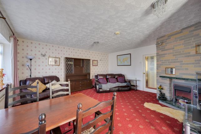 11, Attwood Crescent, Coventry photo 3