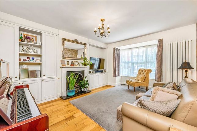 64, Swallowfield Road, London photo 3