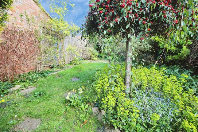 40, Langley Avenue, Hertfordshire photo 3