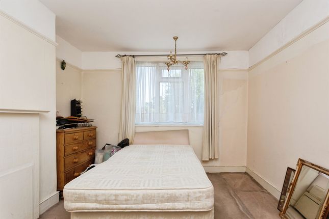 51, Hawthorn Drive, Harrow photo 4