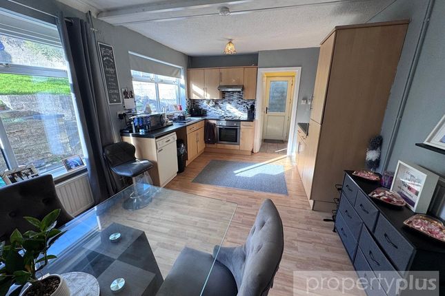 46, Tynybryn Road, Rhondda Cynon Taff photo 4