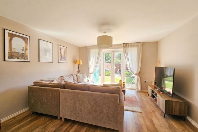 7 Olive Way, Bury St. Edmunds photo 4