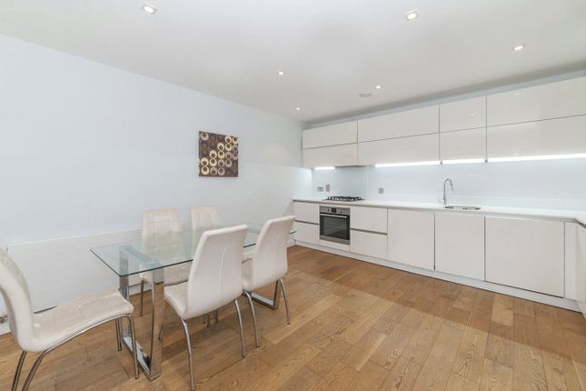 Flat to rent in Cityscape Apartments, 43 Heneage Street