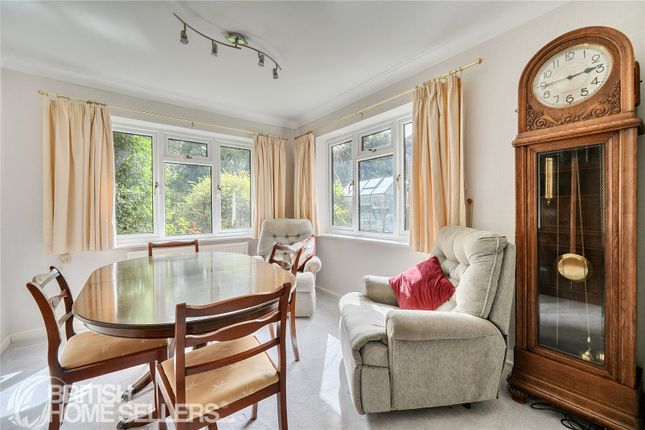 9, Crofts Close, Godalming photo 4