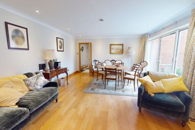 2, Staithe Close, Horning photo 2