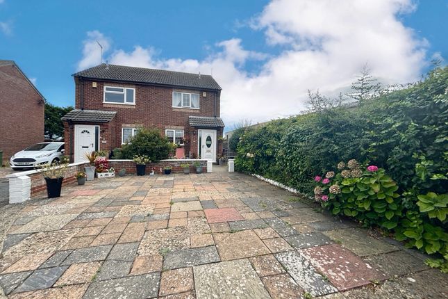 23, Watling Close, Great Yarmouth photo 2