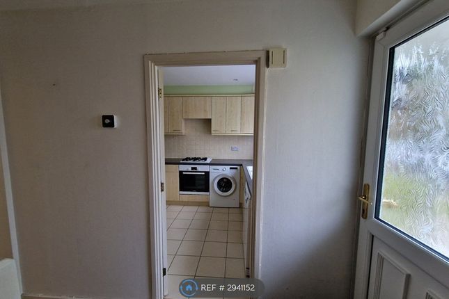 Farthings Close, Eastcote, Pinner photo 2
