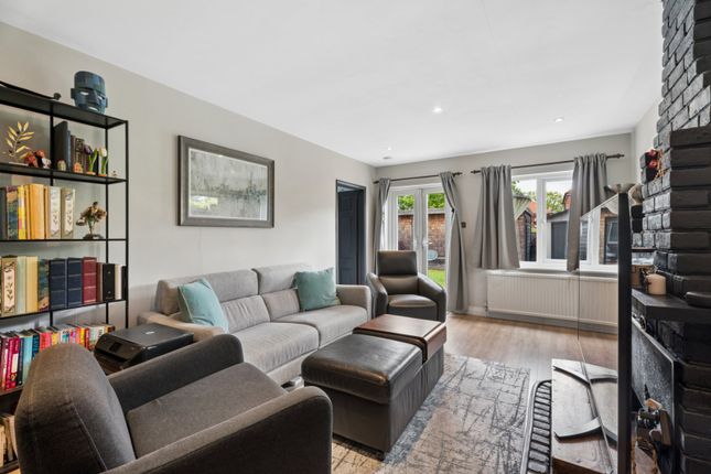 161, Chartridge Lane, Buckinghamshire photo 3