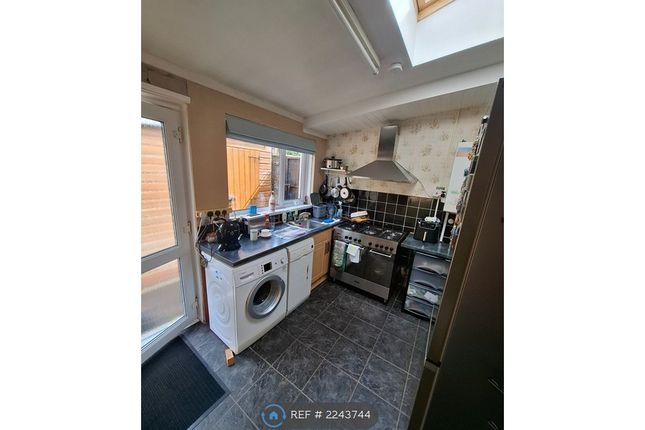 Oakfield Terrace, Llwynyppia photo 3
