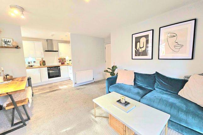 240 Horseshoe Crescent, Birmingham photo 2