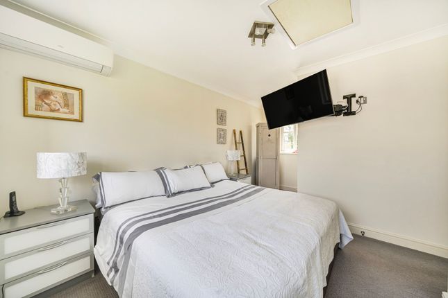 41 Gilbert Road, London photo 4