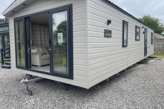 2-bed caravan on 9, Foxhunter Residential Caravan Park, Ramsgate, £124,995