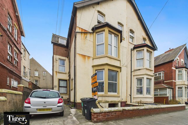 Cam02176G0-Pr0707-Still009