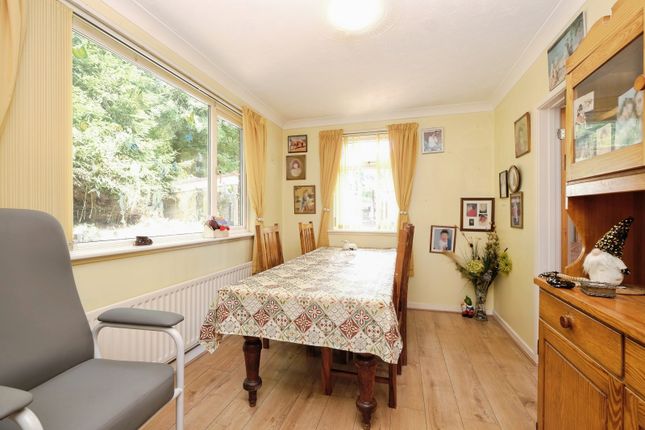11, Hill View, Neath photo 4
