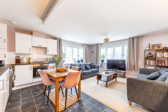 2-bed flat on King George Crescent, Wembley, £340,000