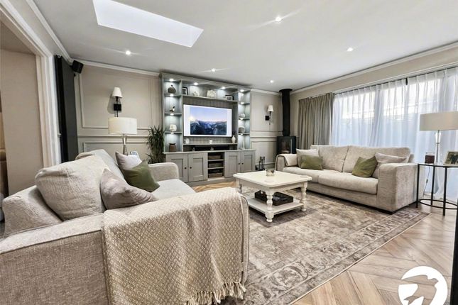 10, Estelle Close, Kent photo 3