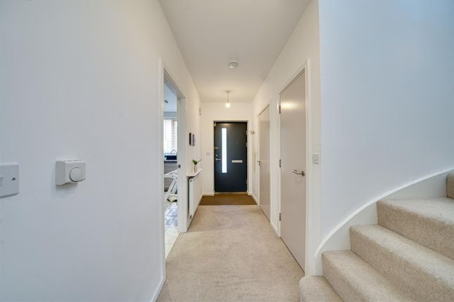 82, Bridgwater Road, Romford photo 4