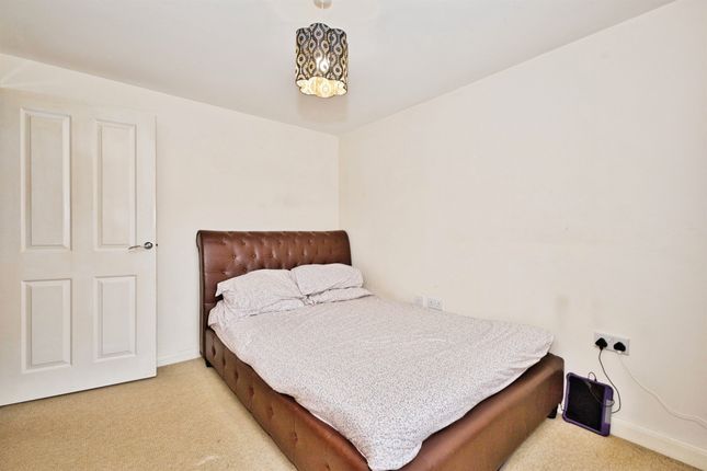 2, Nelson Way, Yeovil photo 4