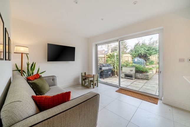 18, Orchard Drive, Tewkesbury photo 4