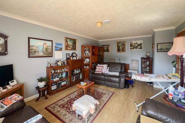 6, Beaconsfield, Withernsea photo 3