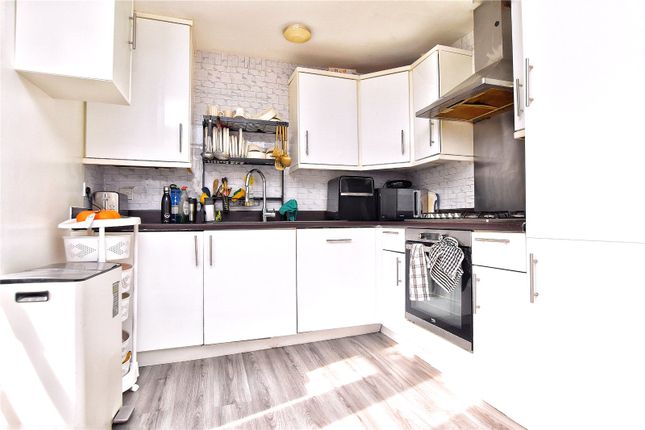 17, Avoncliffe Close, Rochdale photo 4
