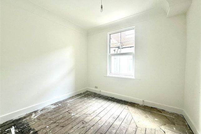 Flat 2, 53, Ellesmere Road, London photo 4