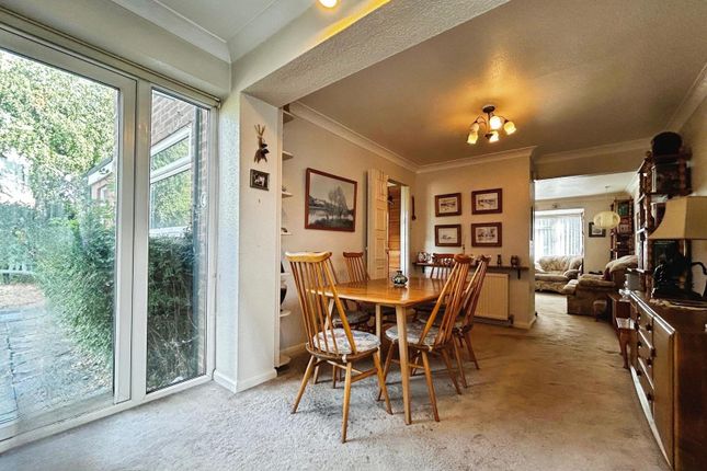 16, Gosling Grove, High Wycombe photo 4