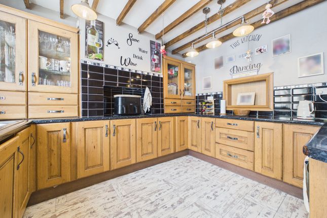 114 Alexandra Road, Abertillery photo 3