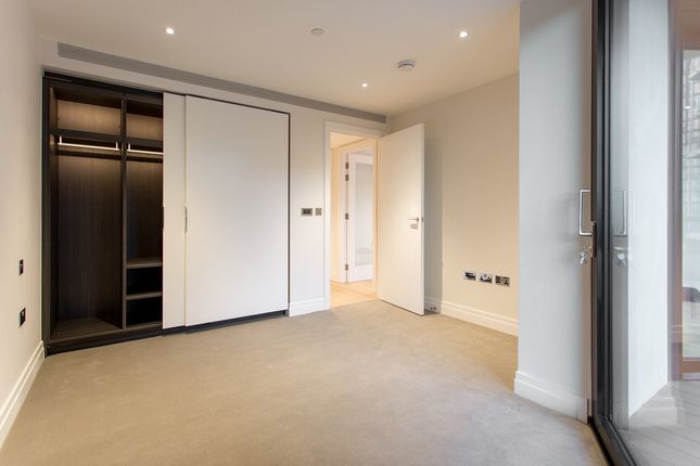 Thumbnail Flat to rent in Riverlight Quay, London