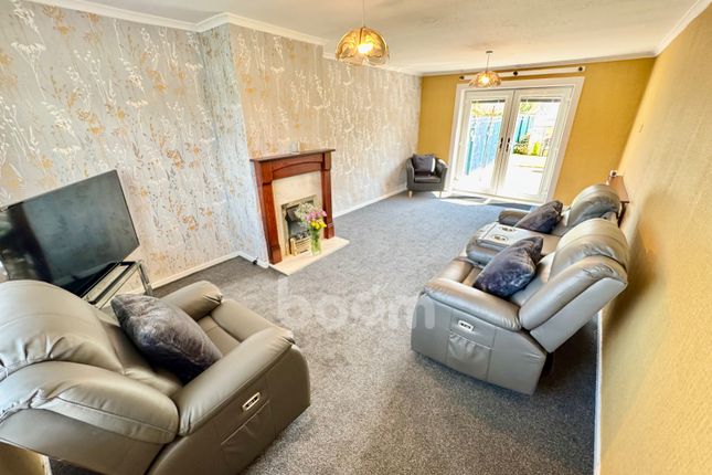 146, Erskinefauld Road, Paisley photo 2