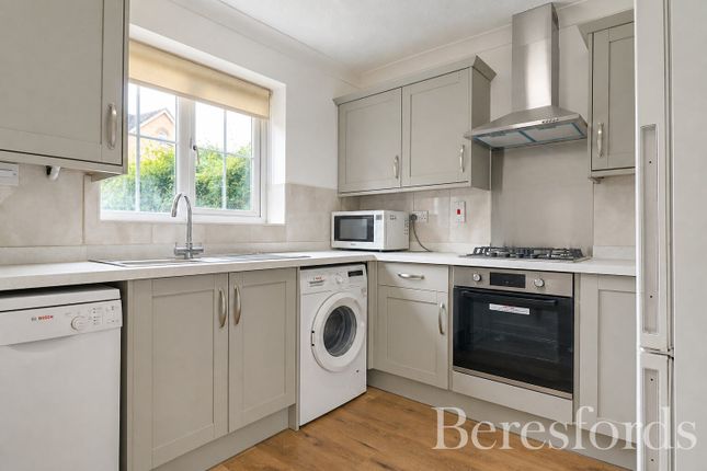 39, Lukins Drive, Dunmow photo 4