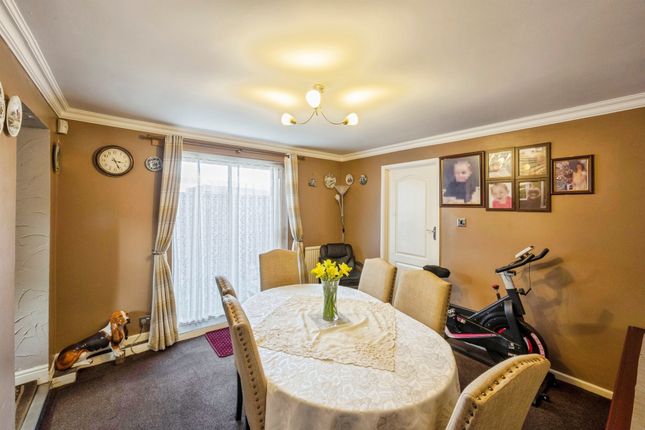 10, Rolling Dales Close, Rotherham photo 4