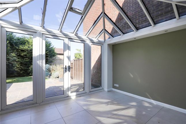 28, Westcombe Close, Bracknell photo 2