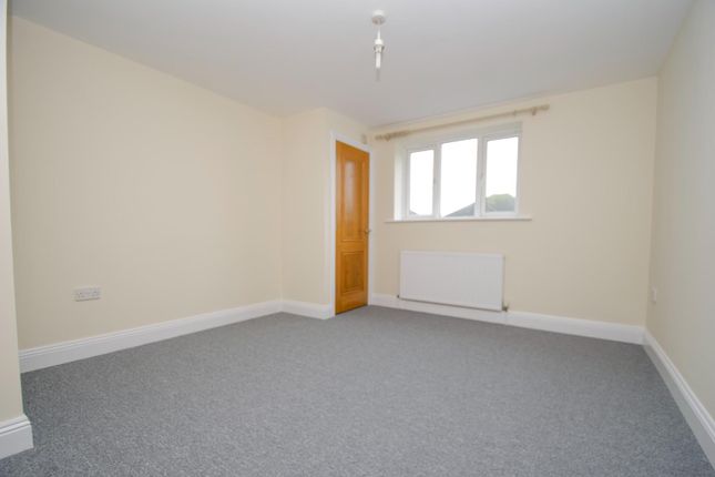 Flat to rent in Hanns Way, Eastleigh