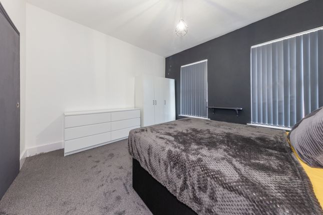 Room to rent in Strathmore Avenue, Luton